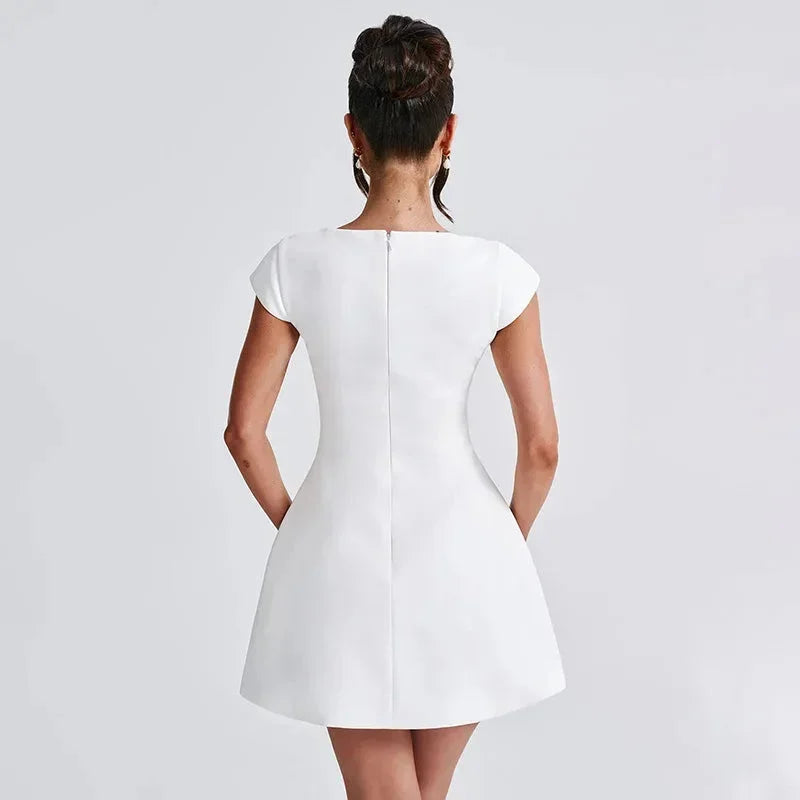 Adeline - Robe courte blanche de soirée pour femme avec décolleté carré